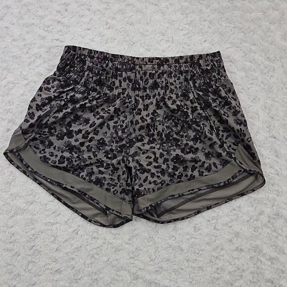Athleta Womens XS Printed Mesh Racer Run Short Grey and Black Leopard Print 4" - Picture 1 of 10